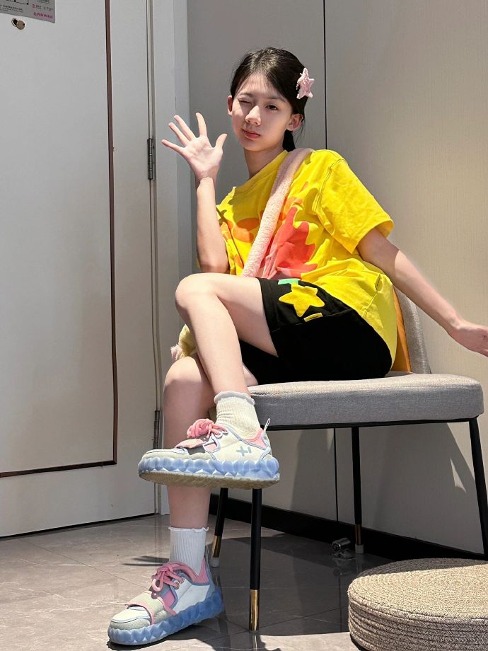 度华年 封面